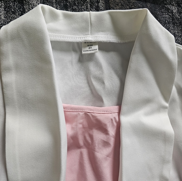 NWT White pant suit with pink top. Size 6 - Picture 3 of 4